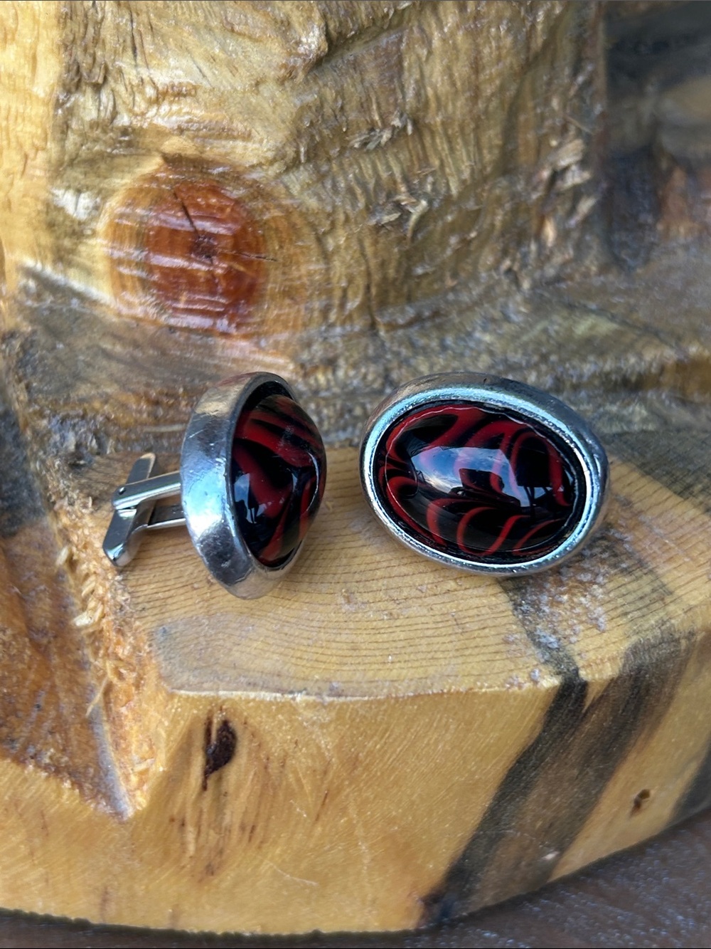 Hickok 60's Black and Red Oval Acrylic StoneCufflinks